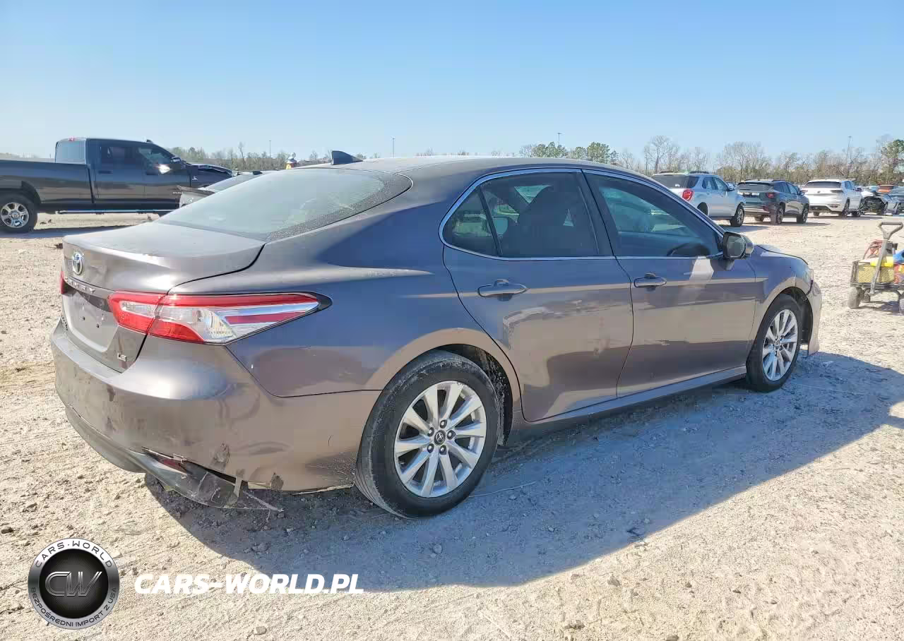 2019 Toyota Camry Le VIN:4T1B11HK0KU208100 - 3