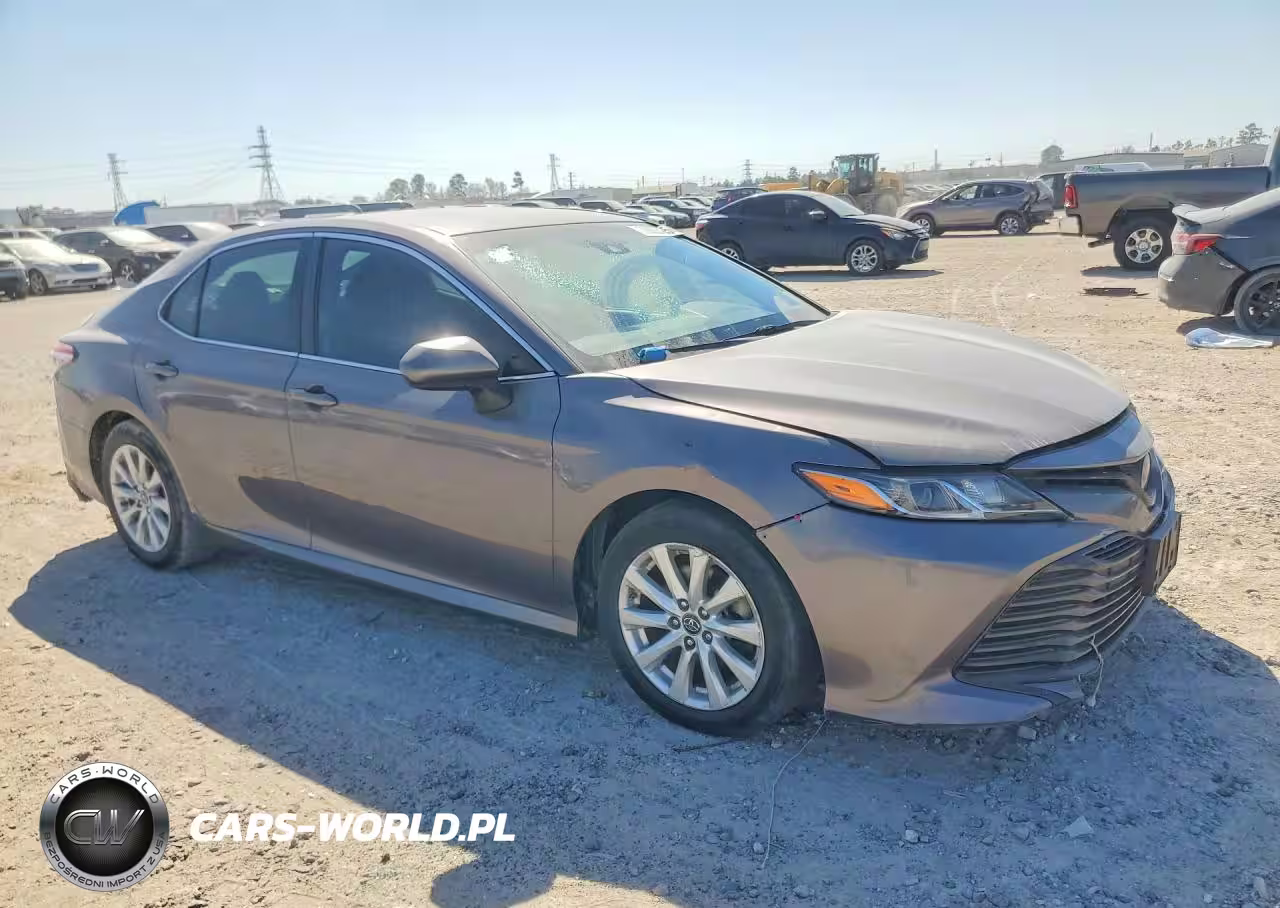2019 Toyota Camry Le VIN:4T1B11HK0KU208100 - 4