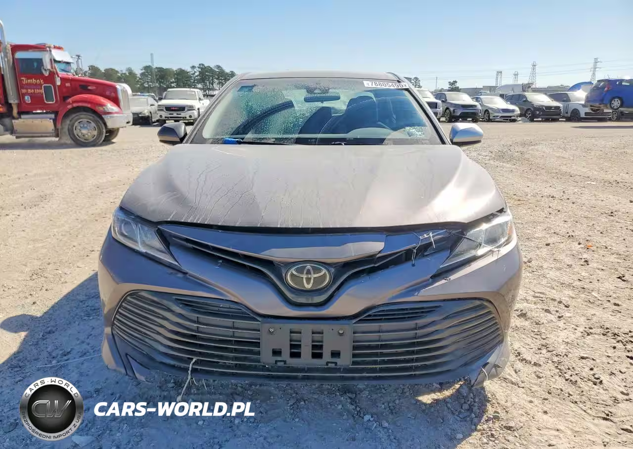 2019 Toyota Camry Le VIN:4T1B11HK0KU208100 - 5