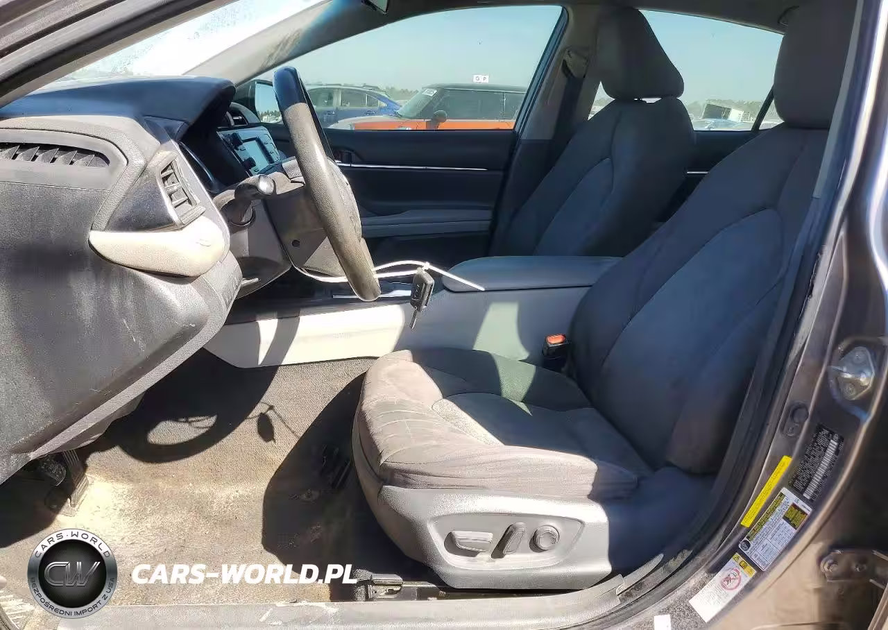 2019 Toyota Camry Le VIN:4T1B11HK0KU208100 - 7