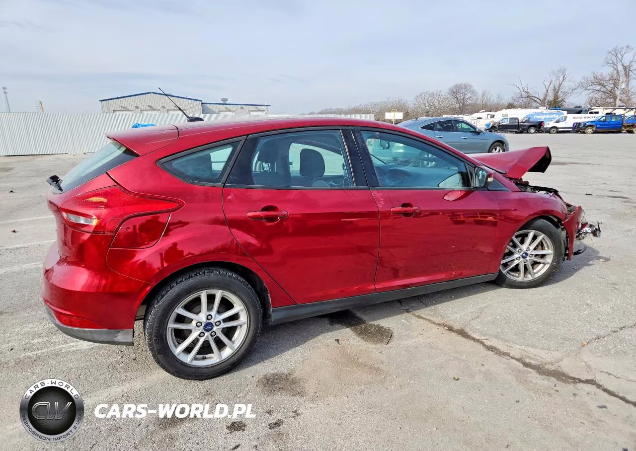 2016 Ford Focus Se VIN:1FADP3K21GL288218 - 3