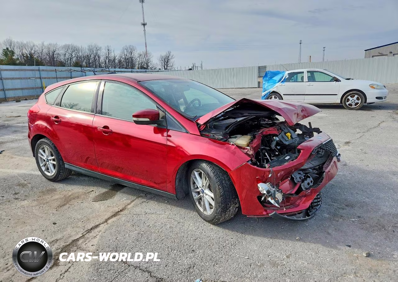 2016 Ford Focus Se VIN:1FADP3K21GL288218 - 4
