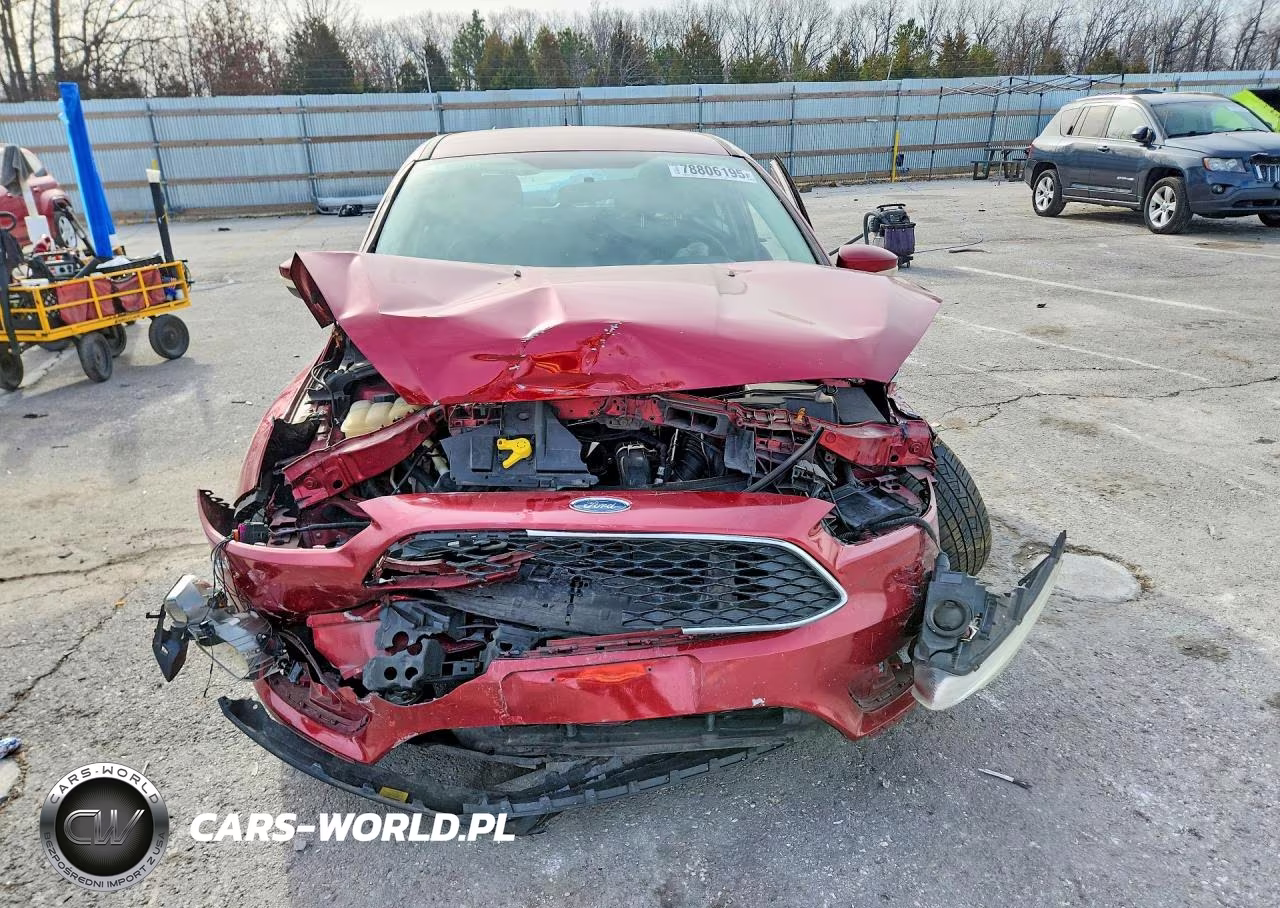 2016 Ford Focus Se VIN:1FADP3K21GL288218 - 5