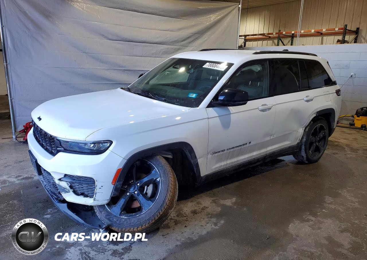 2023 Jeep Grand Cherokee Laredo