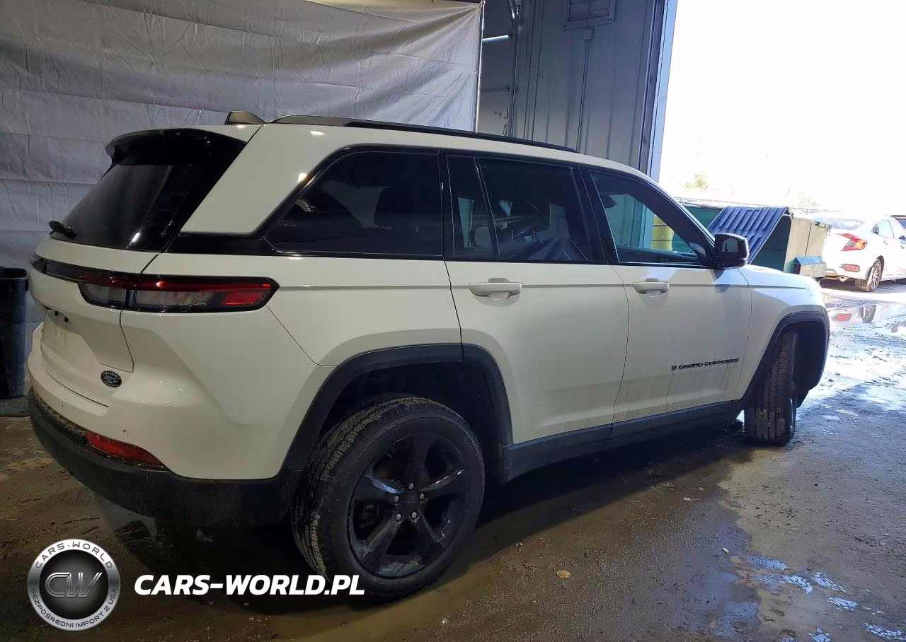 2023 Jeep Grand Cherokee Laredo VIN:1C4RJHAG1PC579748 - 3