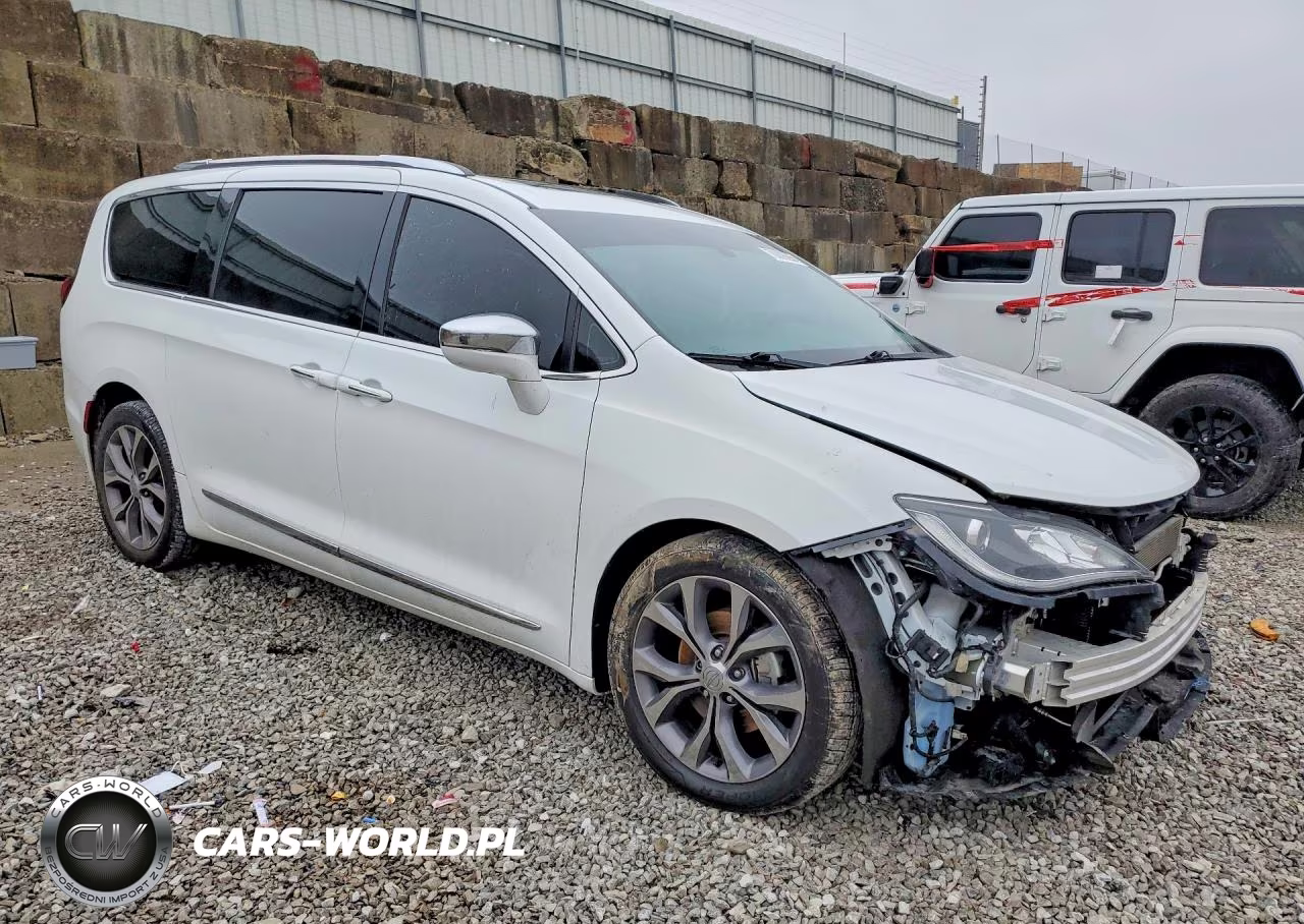 2020 Chrysler Pacifica Limited VIN:2C4RC1GG3LR277517 - 4