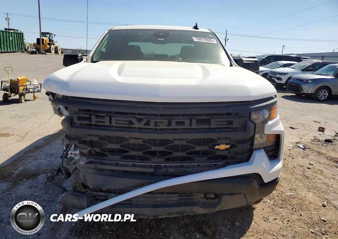 2025 Chevrolet Silverado K1500 VIN:2GCUKAED9S1171365 - 5