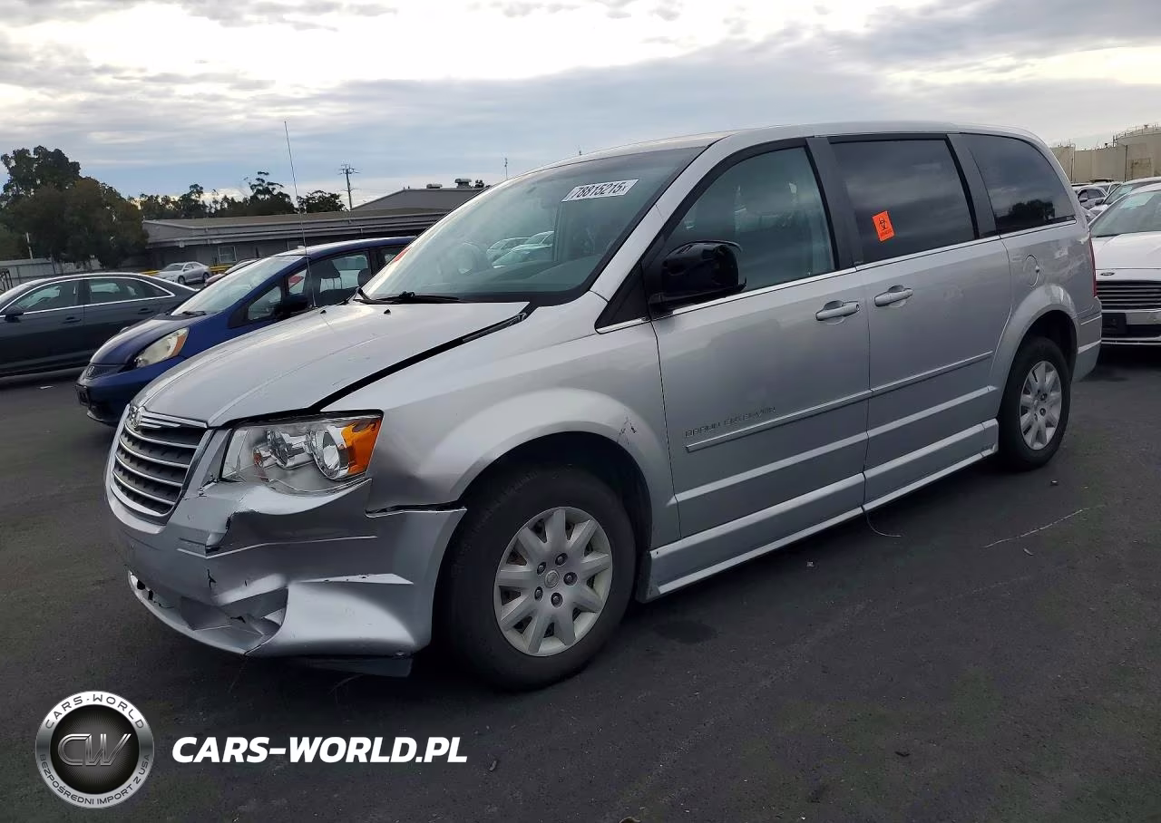 2010 Chrysler Town & Cnt