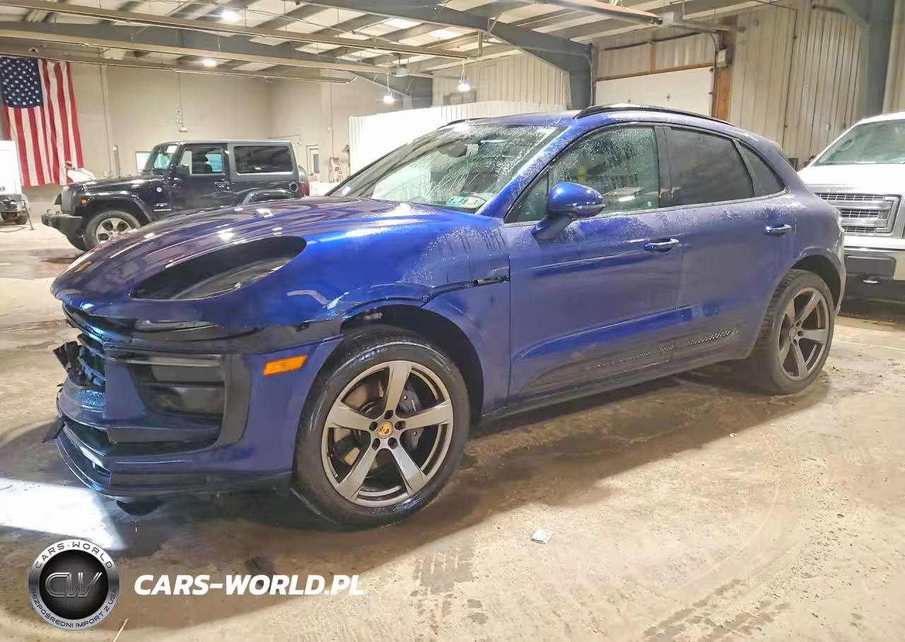 2023 Porsche Macan Base