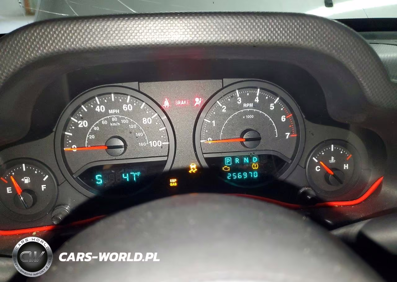 2008 Jeep Wrangler X VIN:1J4FA24128L557924 - 9