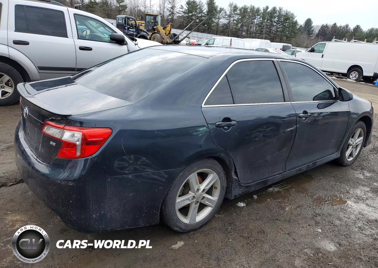 2014 Toyota Camry Se VIN:4T1BF1FK2EU321040 - 3