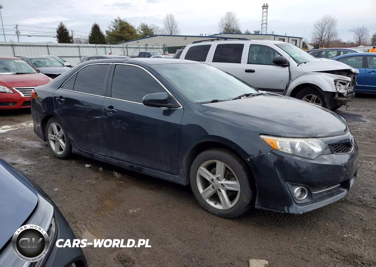 2014 Toyota Camry Se VIN:4T1BF1FK2EU321040 - 4