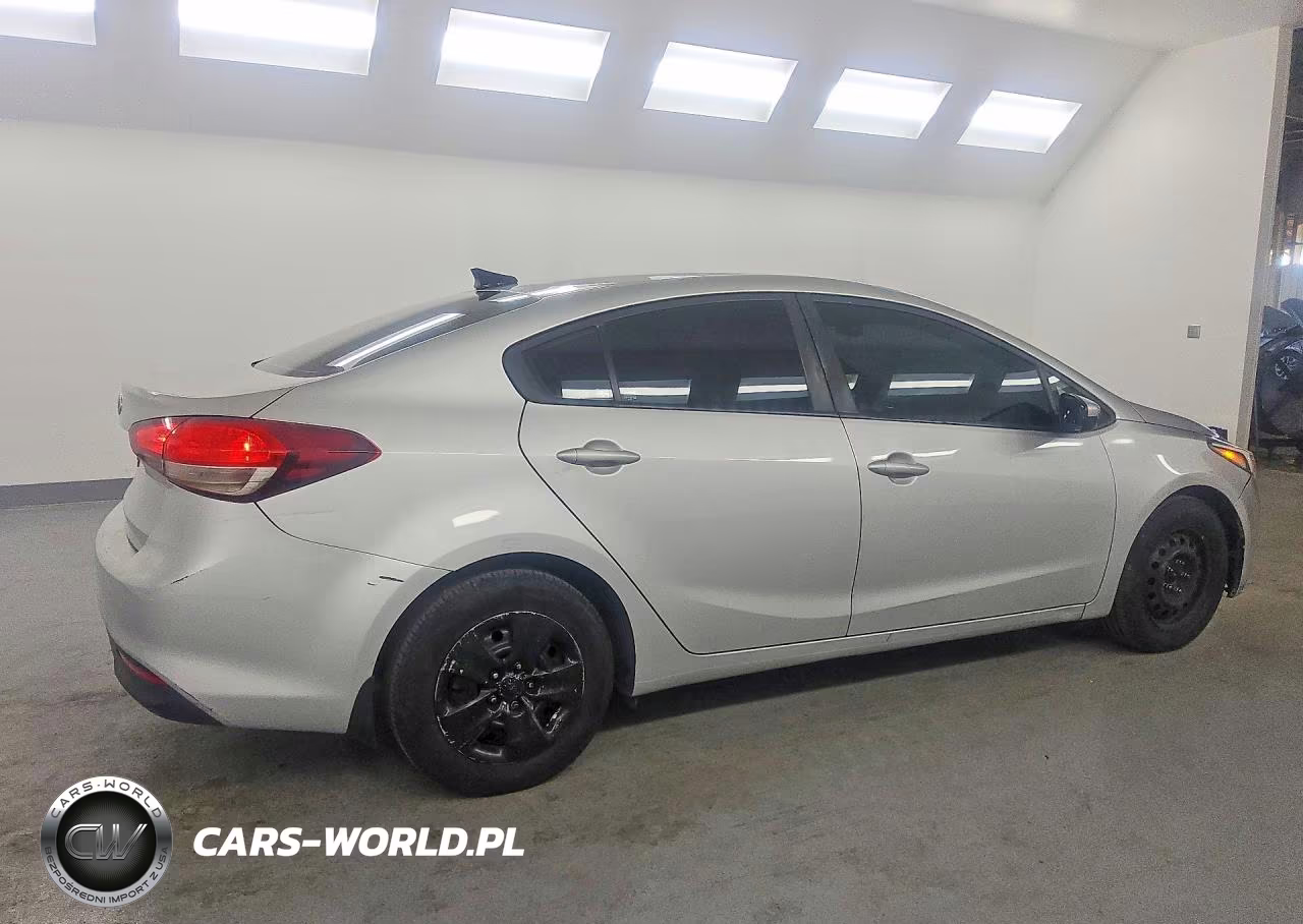 2018 Kia Forte Lx VIN:3KPFK4A76JE230710 - 3