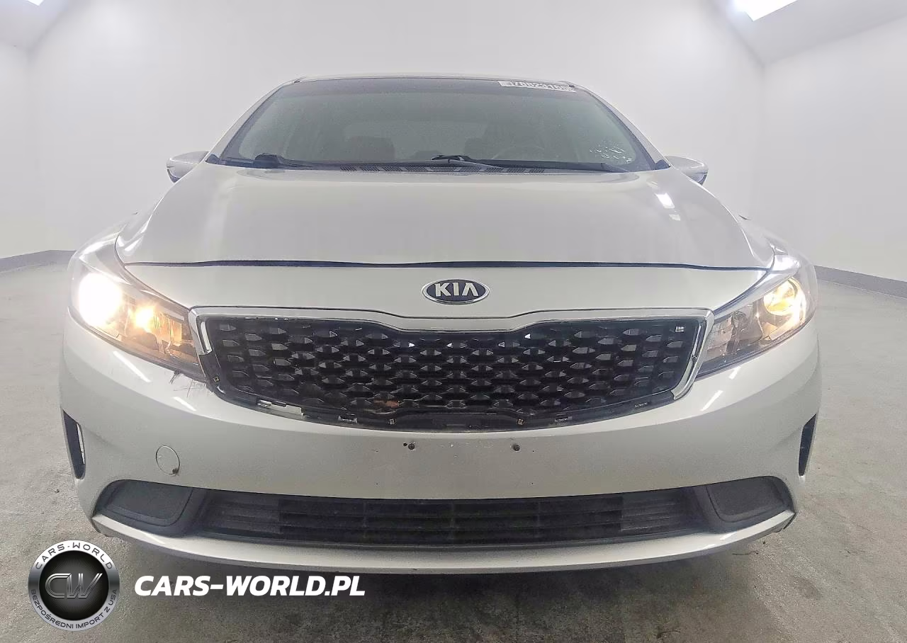 2018 Kia Forte Lx VIN:3KPFK4A76JE230710 - 5
