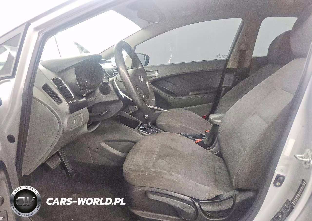 2018 Kia Forte Lx VIN:3KPFK4A76JE230710 - 7