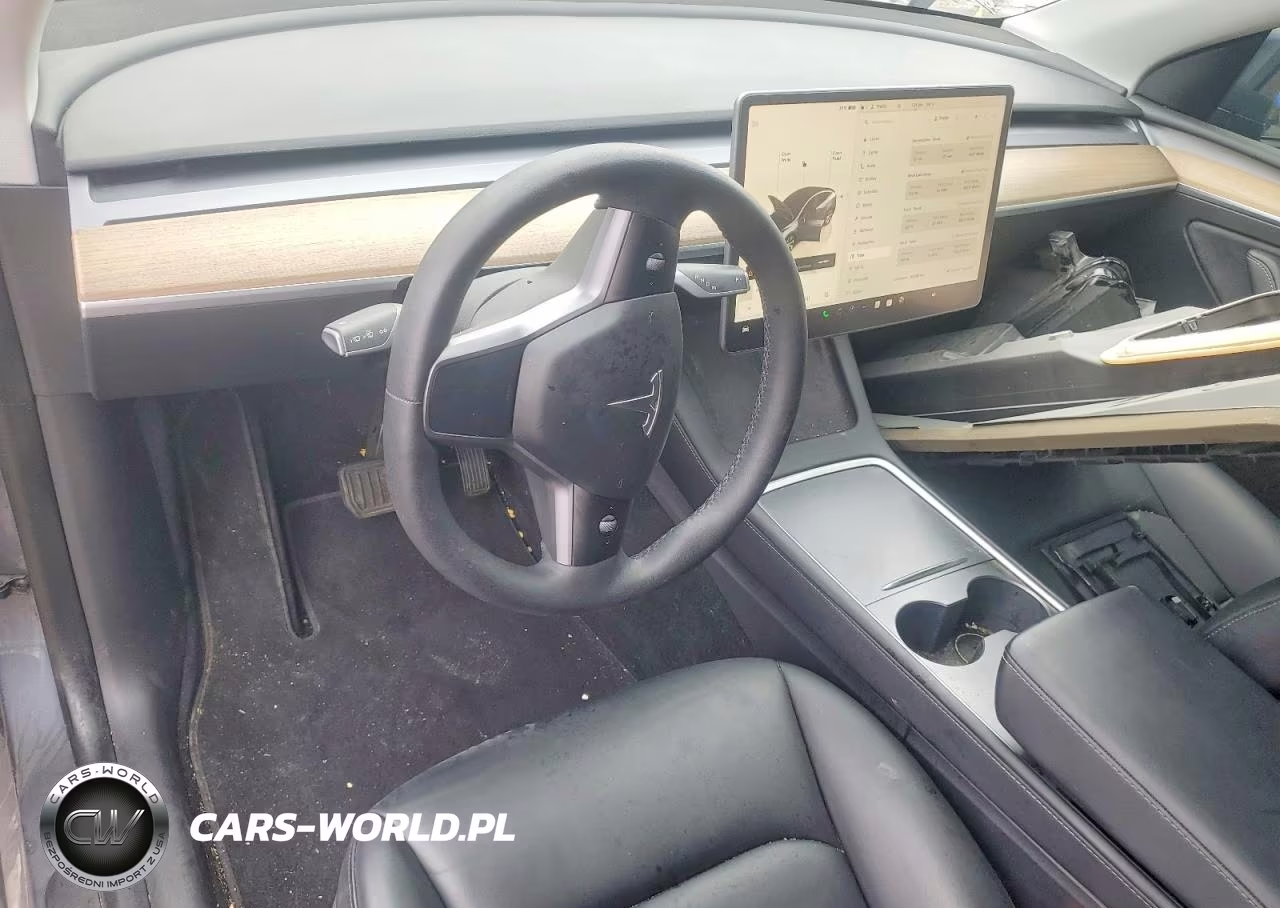 2023 Tesla Model Y VIN:7SAYGDEE7PA025239 - 8