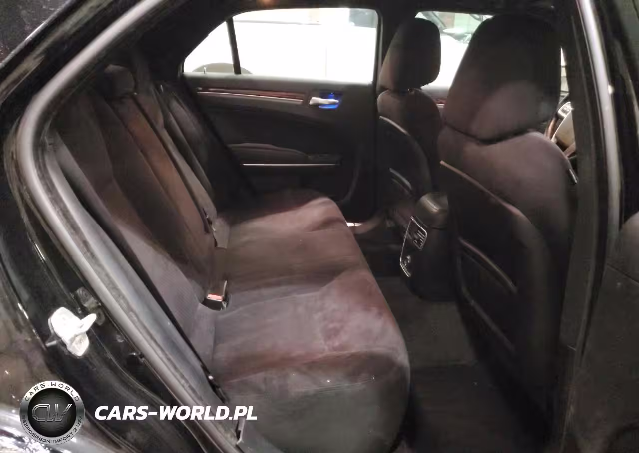 2012 Chrysler 300 VIN:2C3CCAAG9CH117697 - 10