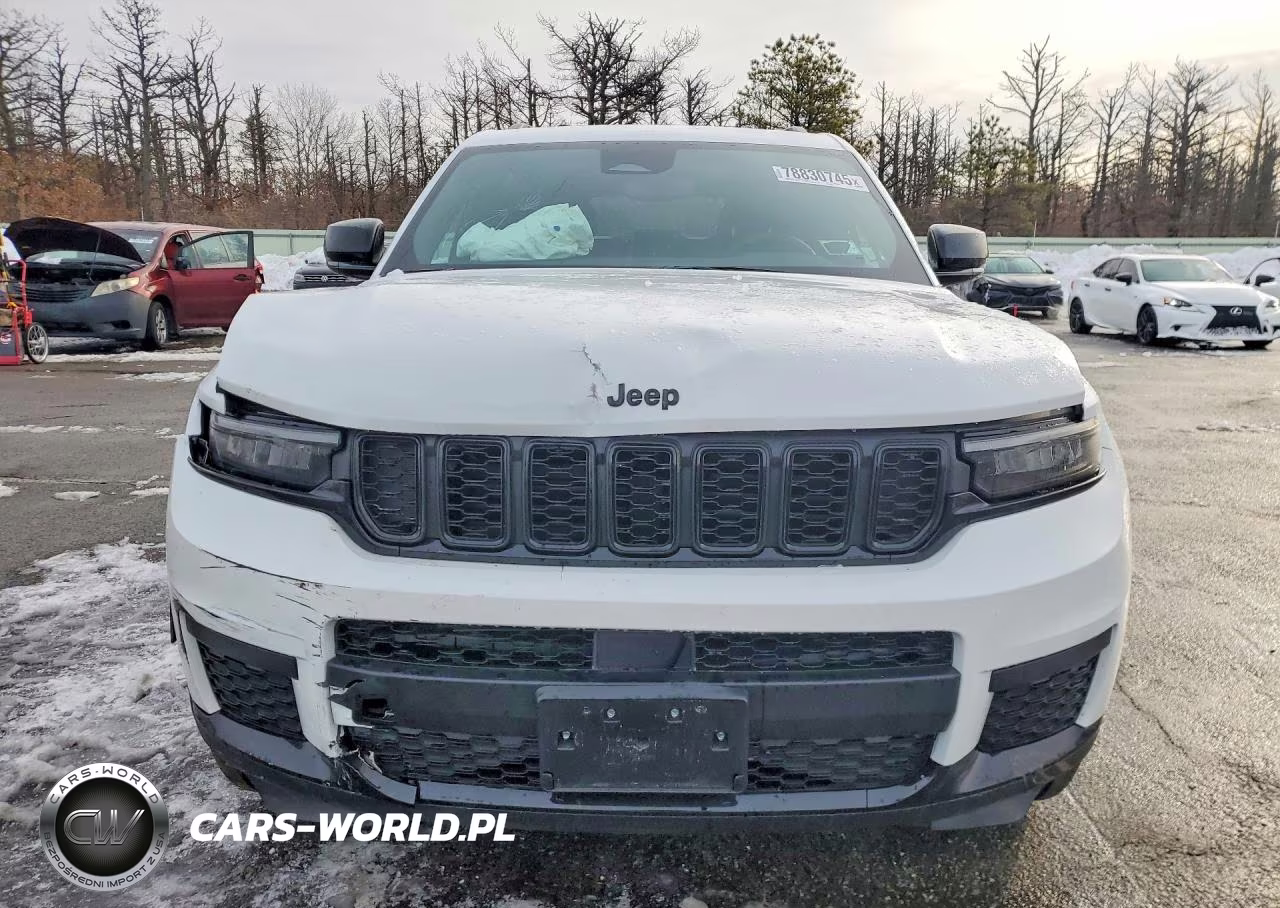 2025 Jeep Grand Cherokee L Laredo VIN:1C4RJKAG0S8629225 - 5
