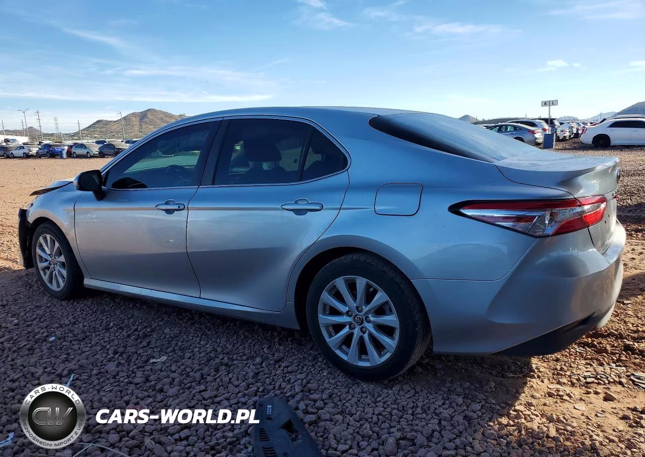 2018 Toyota Camry Le VIN:4T1B11HK5JU504499 - 2