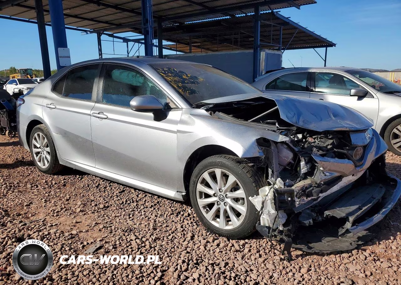 2018 Toyota Camry Le VIN:4T1B11HK5JU504499 - 4