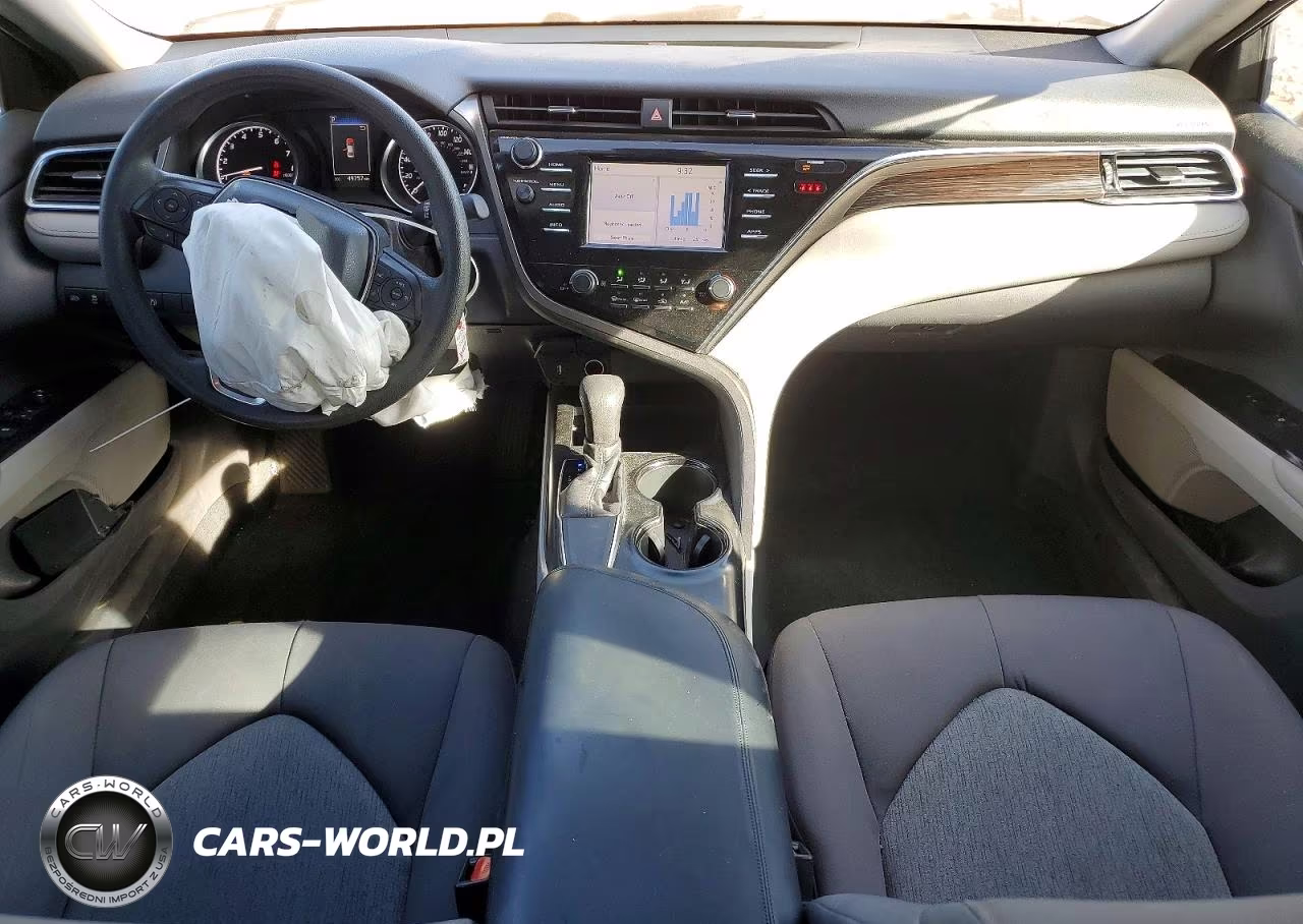 2018 Toyota Camry Le VIN:4T1B11HK5JU504499 - 8