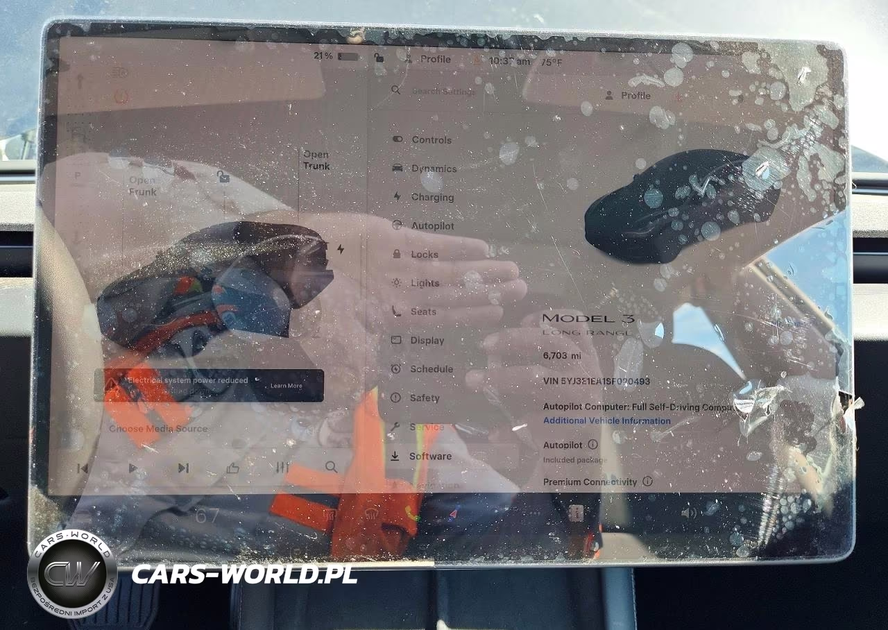 2025 Tesla Model 3 VIN:5YJ3E1EA1SF020493 - 9