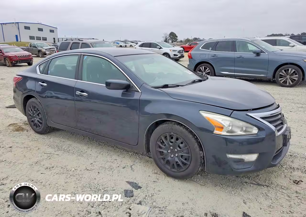2013 Nissan Altima 2.5 VIN:1N4AL3AP8DC236382 - 4
