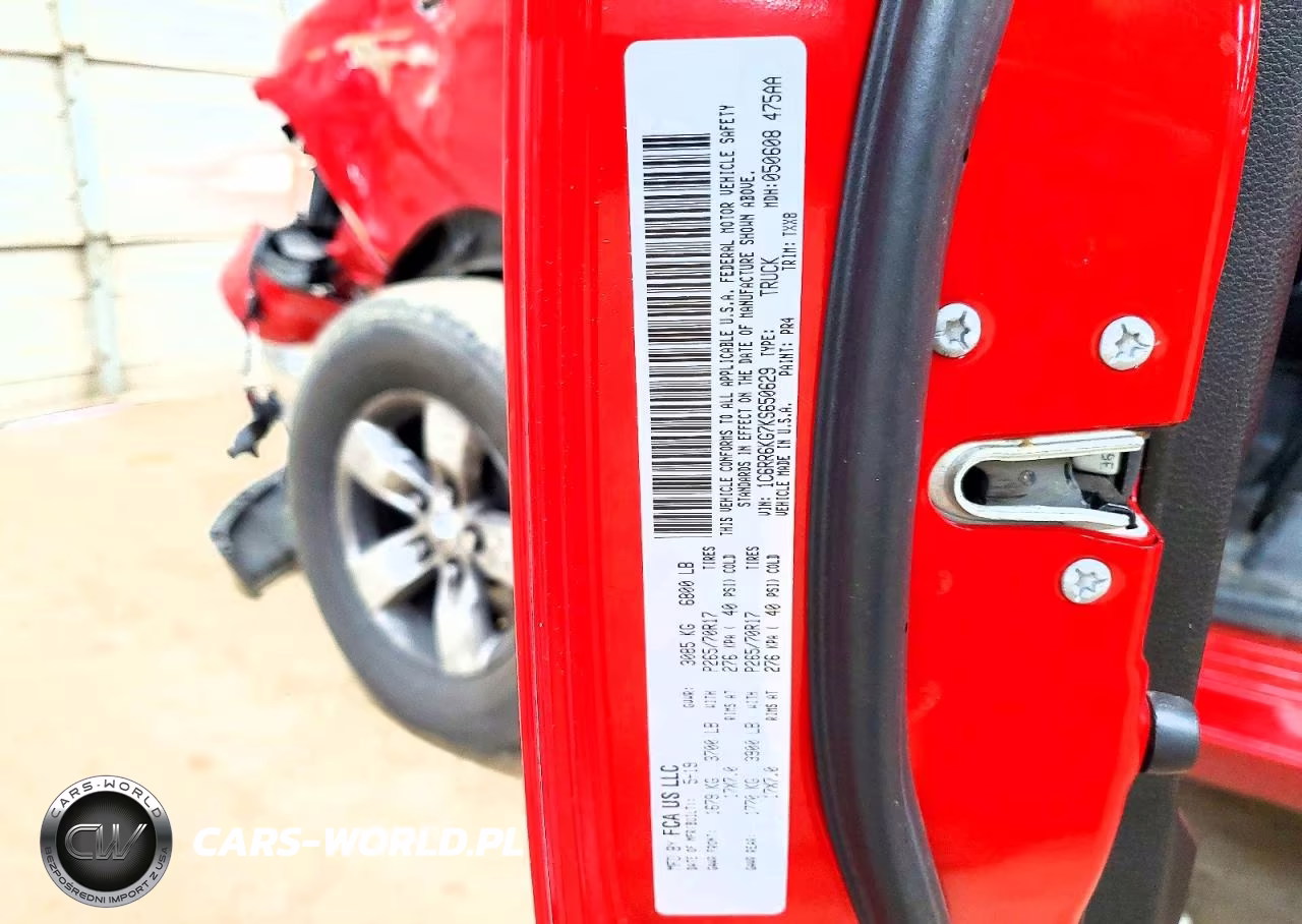 2019 Ram 1500 Classic Tradesman VIN:1C6RR6KG7KS650629 - 12