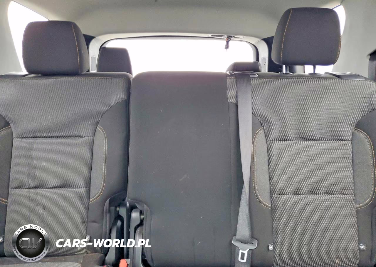 2019 Chevrolet Traverse Ls VIN:1GNERFKW8KJ135022 - 10