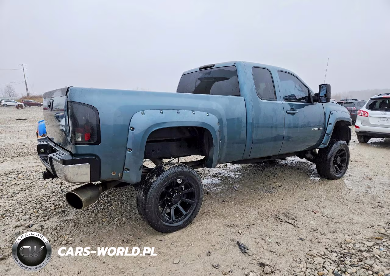 2008 Chevrolet Silverado K2500 Heavy Duty VIN:1GCHK29618E195587 - 3