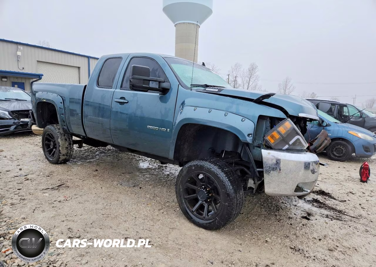 2008 Chevrolet Silverado K2500 Heavy Duty VIN:1GCHK29618E195587 - 4