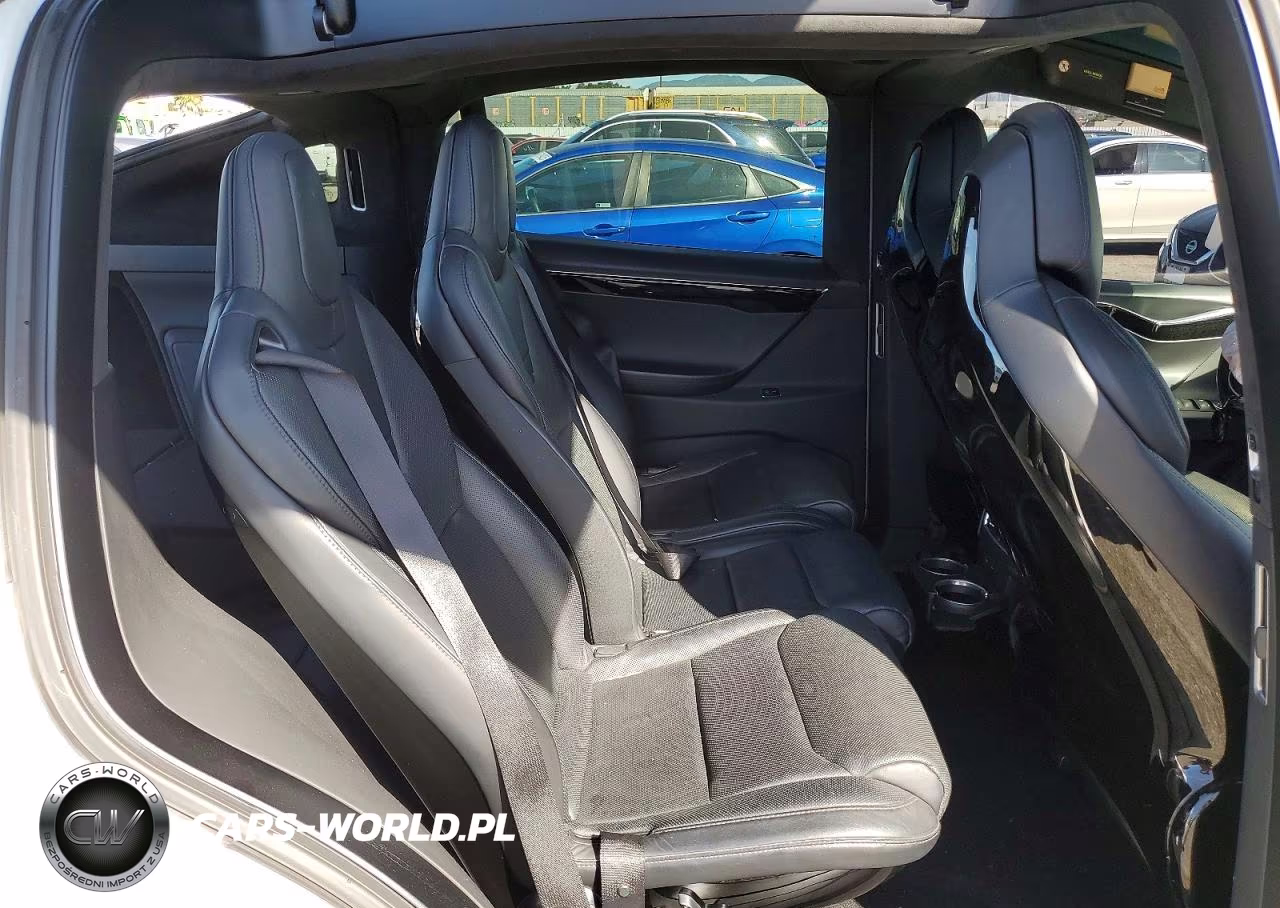 2016 Tesla Model X VIN:5YJXCAE2XGF009063 - 10