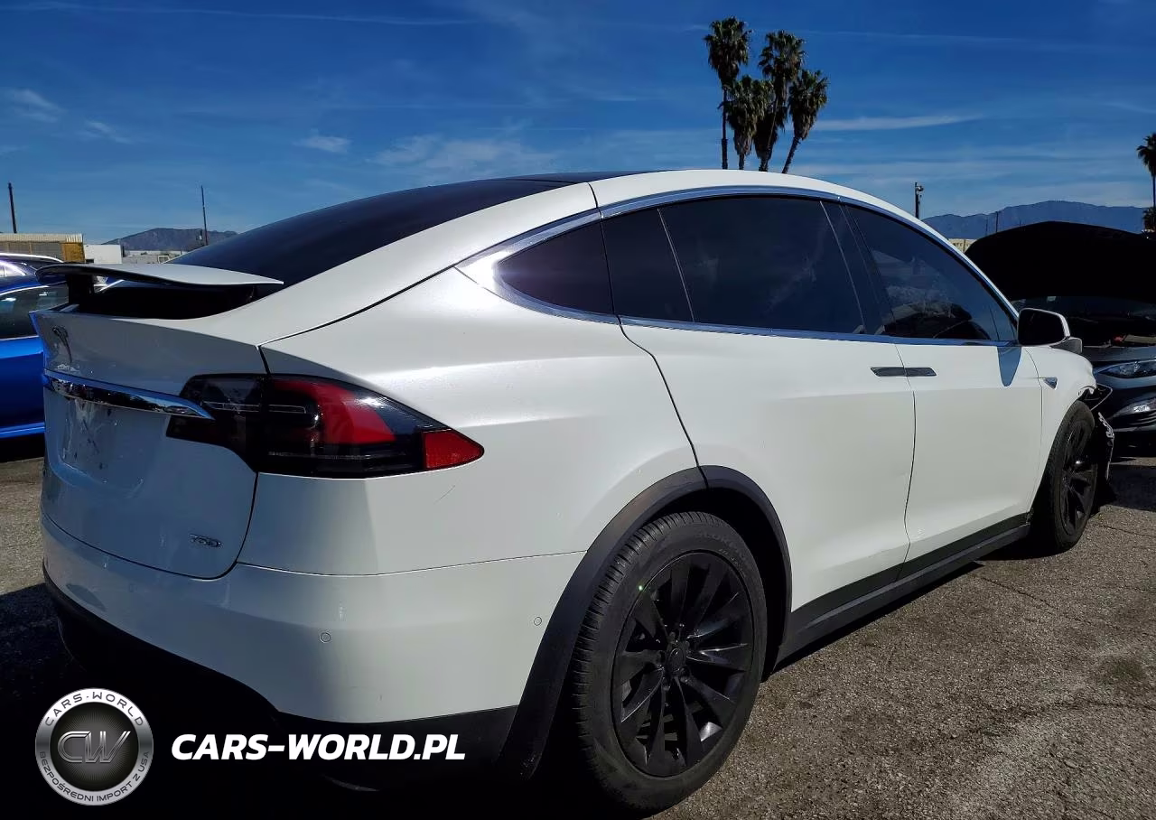 2016 Tesla Model X VIN:5YJXCAE2XGF009063 - 3