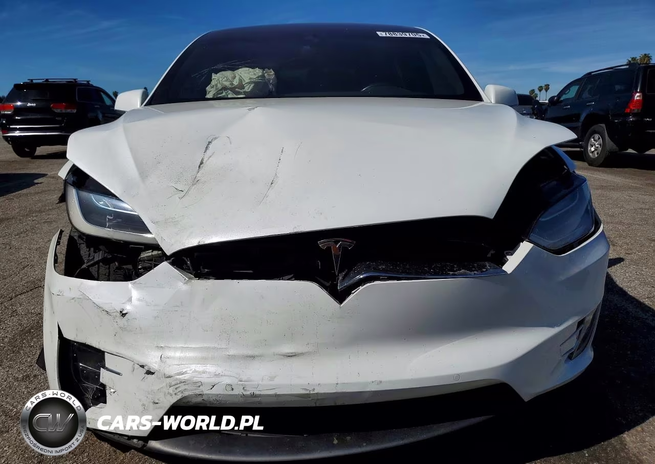 2016 Tesla Model X VIN:5YJXCAE2XGF009063 - 5