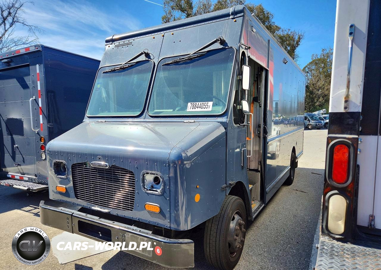 2020 Freightliner Chassis M Line Walk-In Van