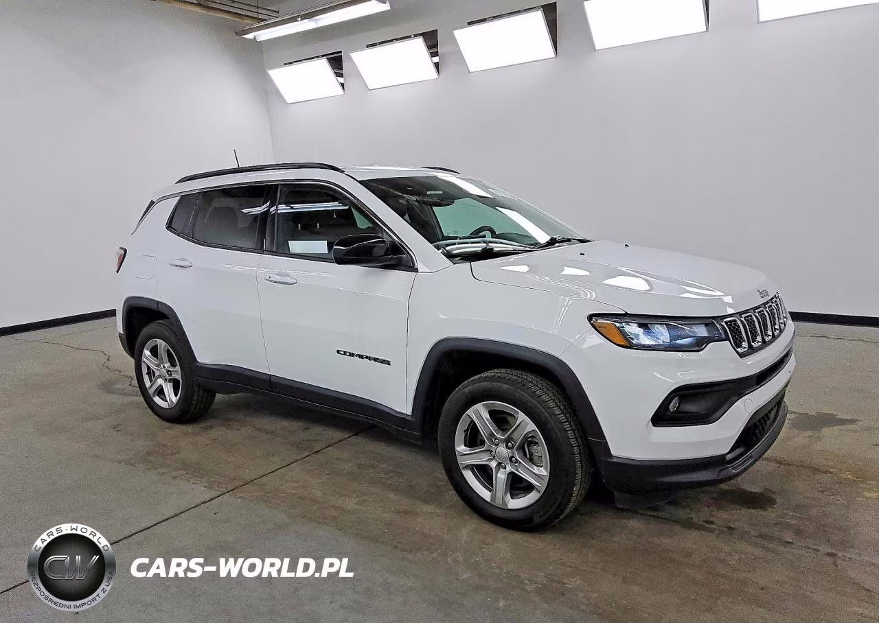 2023 Jeep Compass Latitude VIN:3C4NJDBN0PT522868 - 4