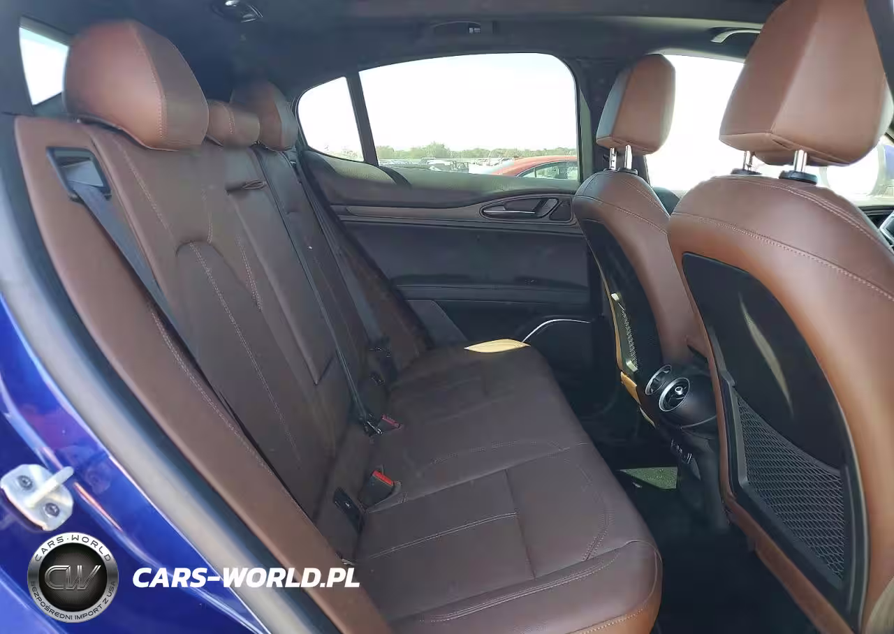2022 Alfa Romeo Stelvio Ti VIN:ZASPAKBN2N7D48761 - 10