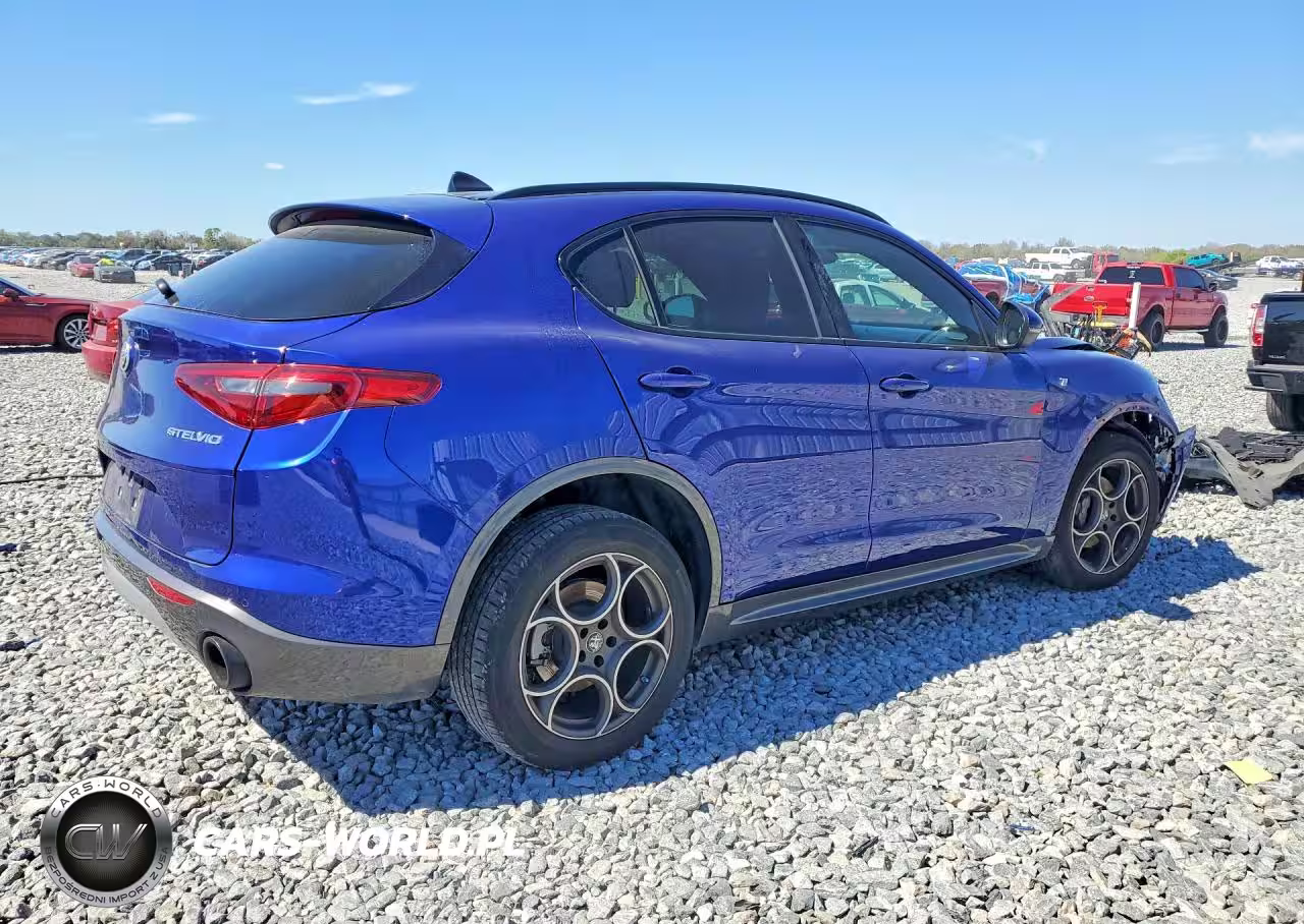 2022 Alfa Romeo Stelvio Ti VIN:ZASPAKBN2N7D48761 - 3
