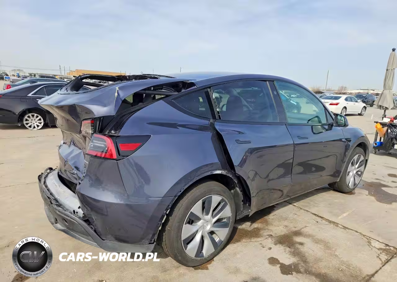 2023 Tesla Model Y VIN:7SAYGAEE4PF977326 - 3