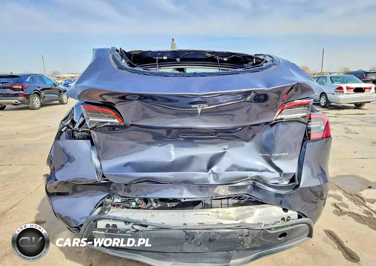 2023 Tesla Model Y VIN:7SAYGAEE4PF977326 - 6