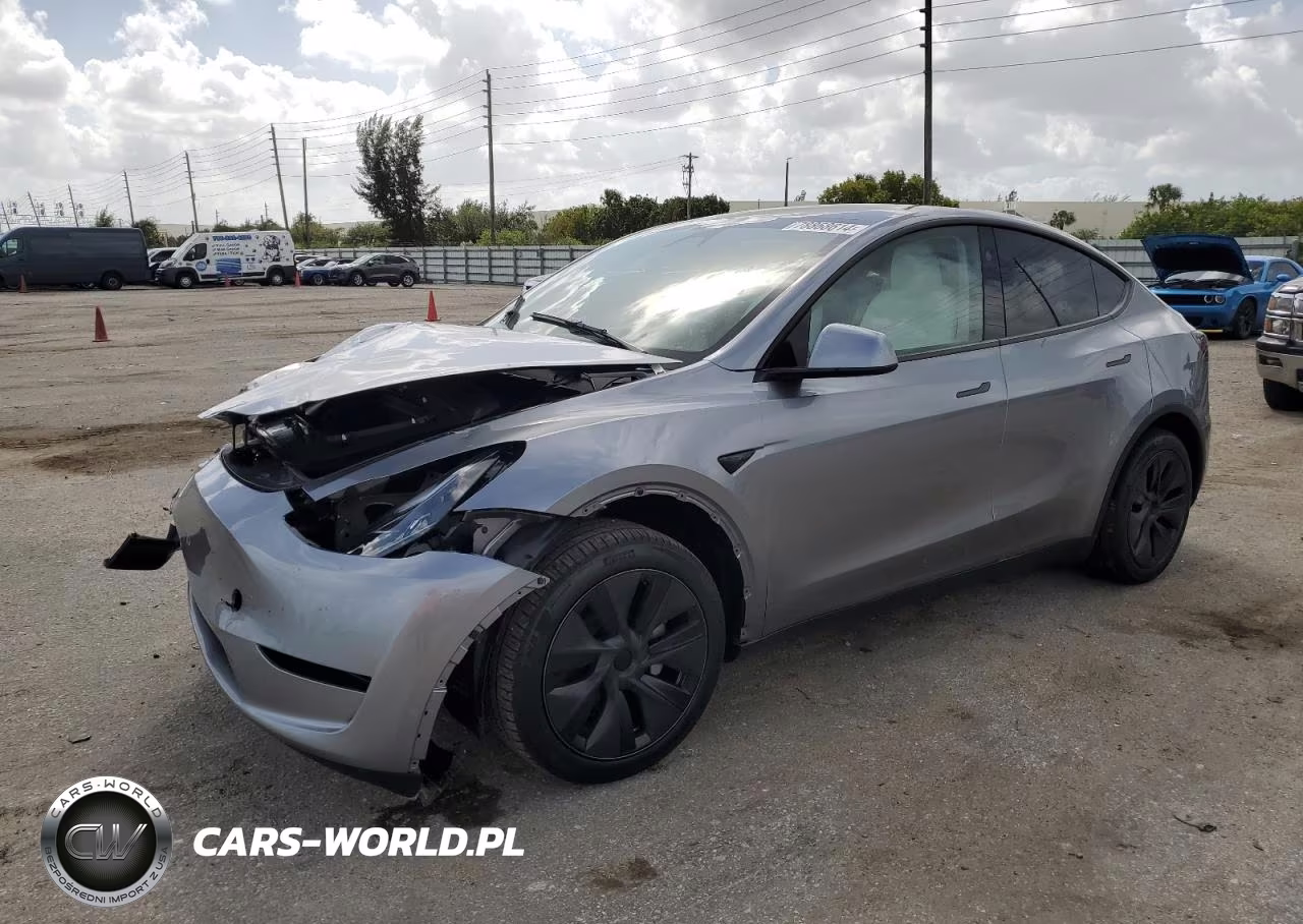 2024 Tesla Model Y – zdjęcie 1 z 13