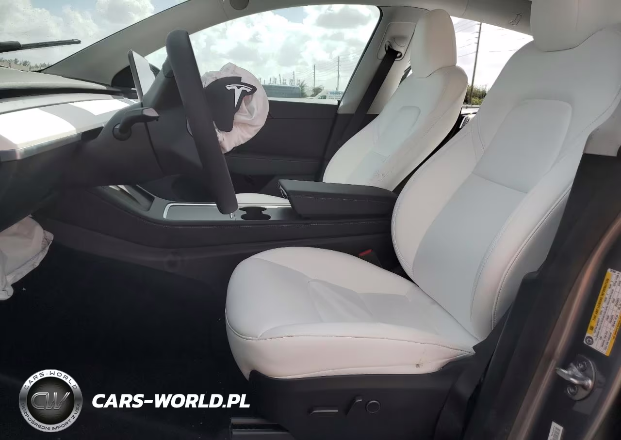2024 Tesla Model Y VIN:7SAYGDED4RA321930 - 7