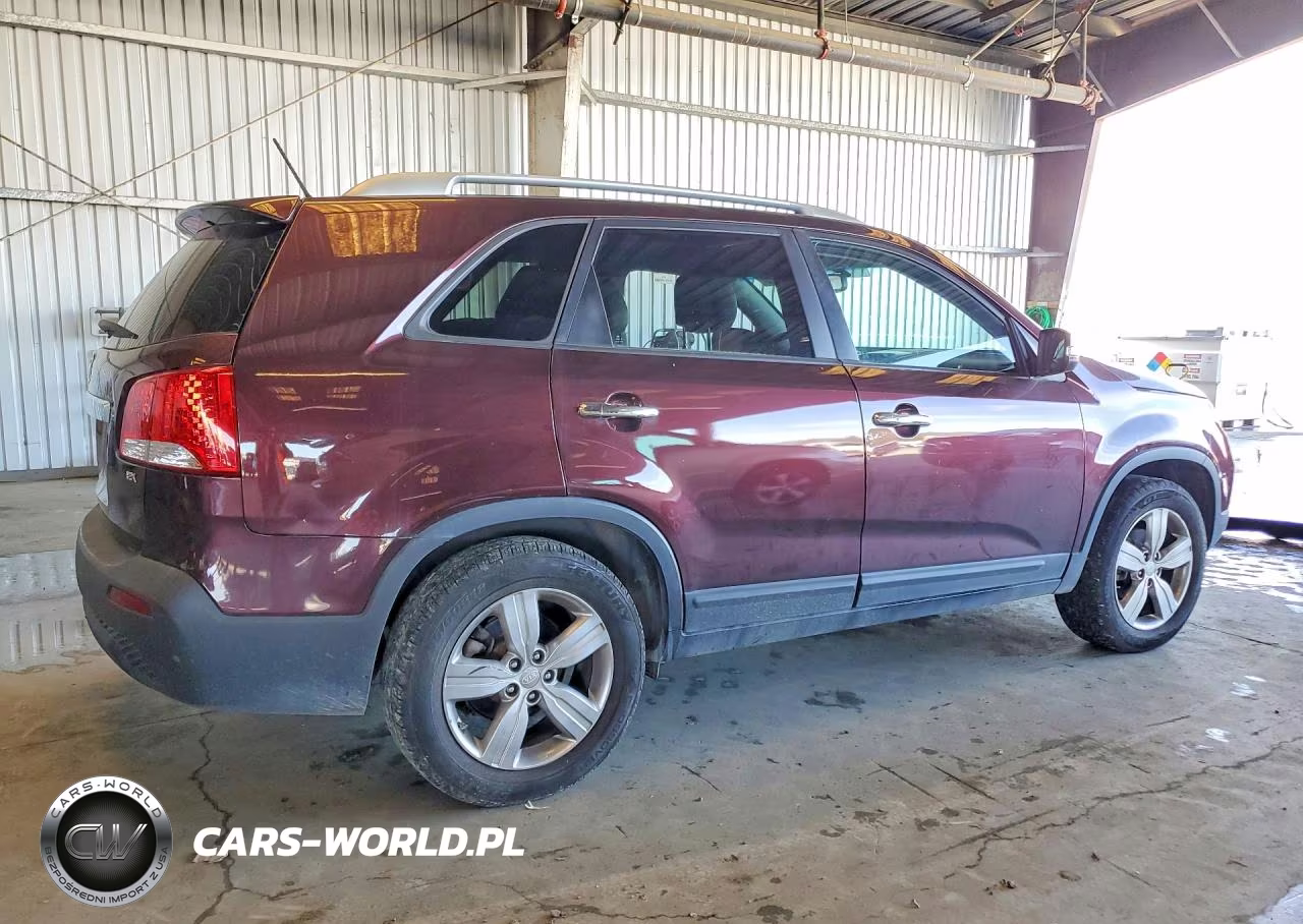 2012 Kia Sorento VIN:5XYKU4A66CG298513 - 3