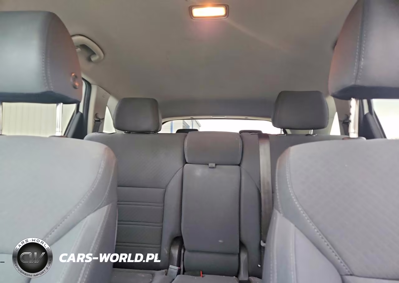 2019 Kia Sorento L VIN:5XYPG4A39KG546464 - 10