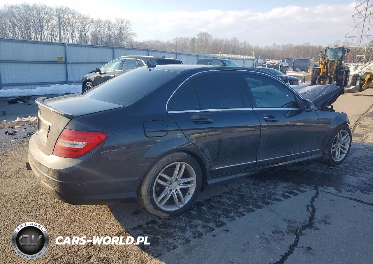 2012 Mercedes-Benz C 250 VIN:WDDGF4HB1CA624386 - 3