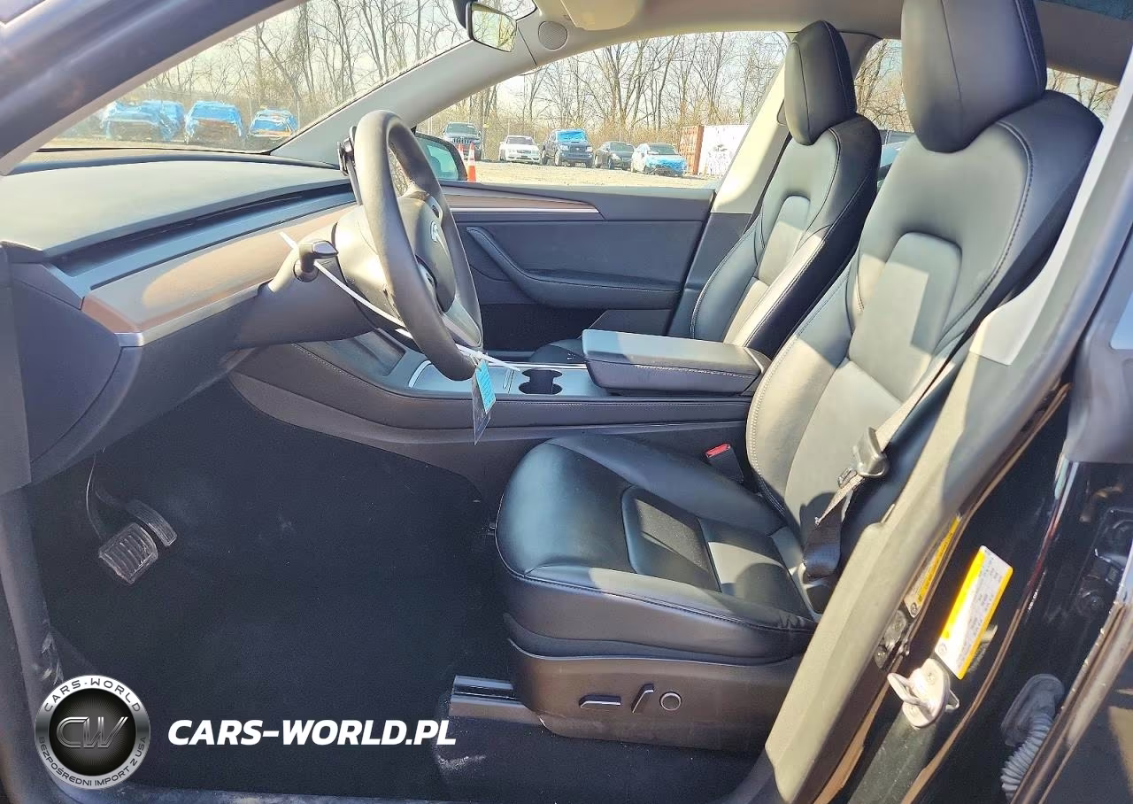 2023 Tesla Model Y VIN:7SAYGDEE3PF607258 - 7