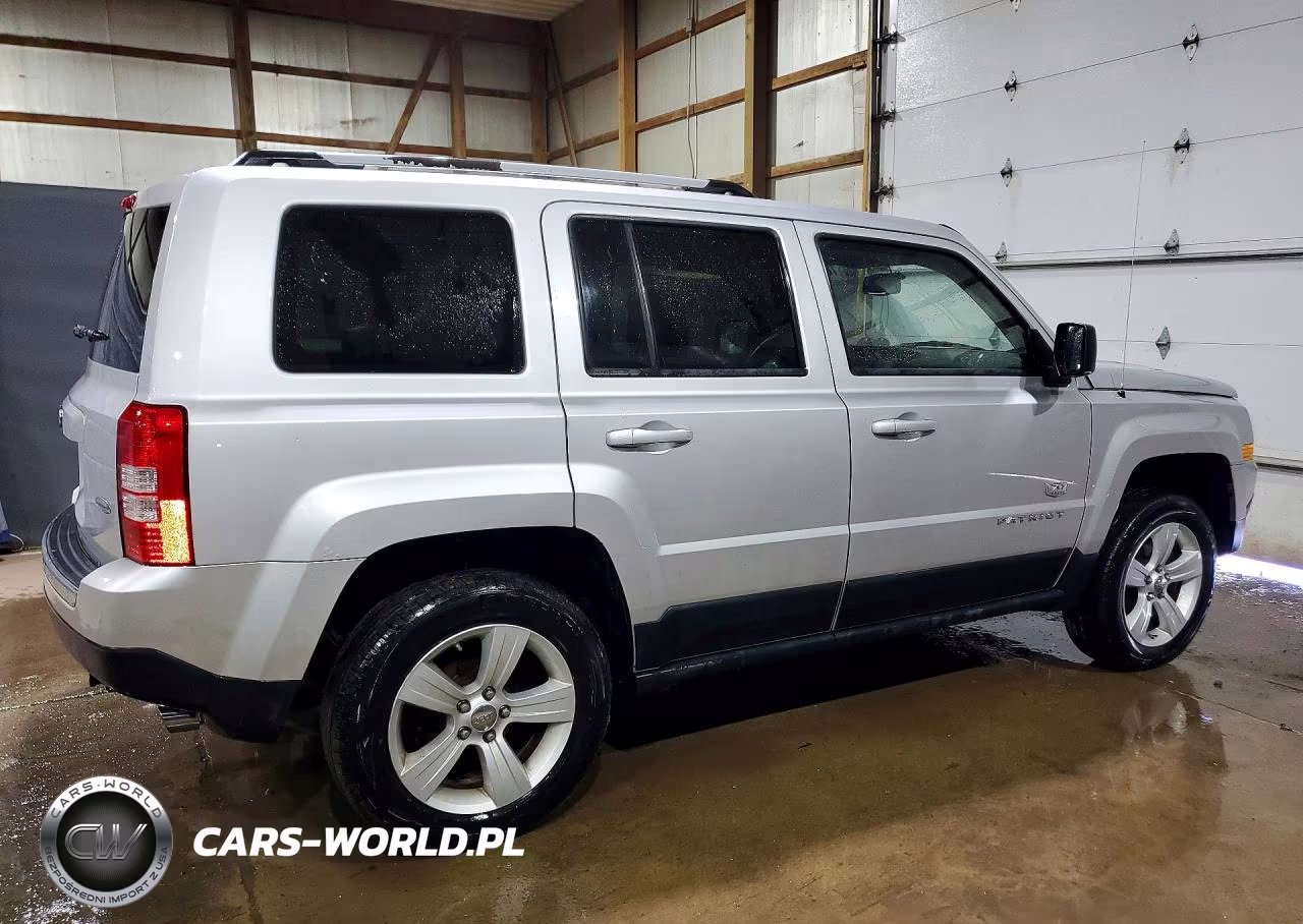 2011 Jeep Patriot Latitude VIN:1J4NF4GB9BD202621 - 3