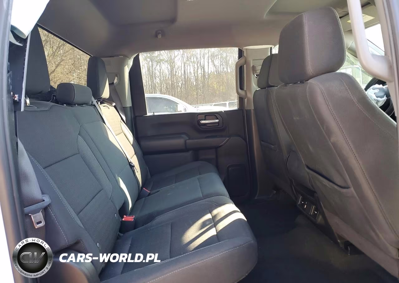 2024 Chevrolet Silverado VIN:1GC4YME7XRF327037 - 10
