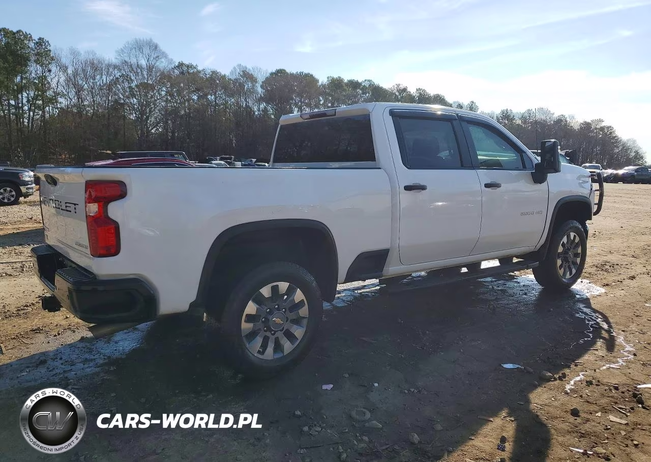 2024 Chevrolet Silverado VIN:1GC4YME7XRF327037 - 3
