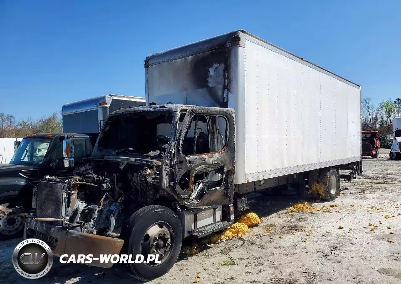 2011 Freightliner Business Class M2 Box Truck